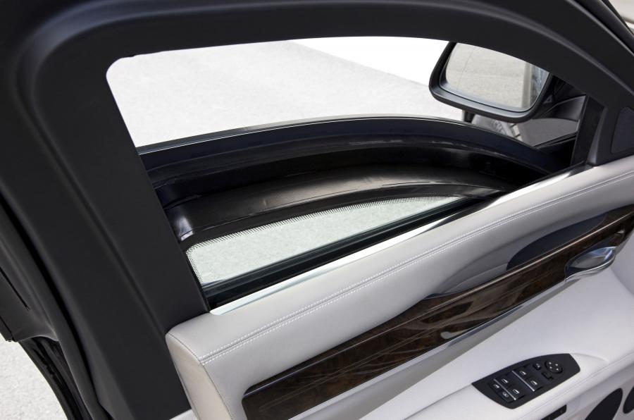  BMW 7-Series High Security 2009 года  (фото 13 из 44)